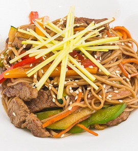 Яки соба с говядиной