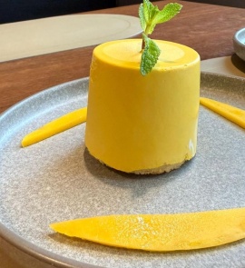 Пироженое манго-маракуйя